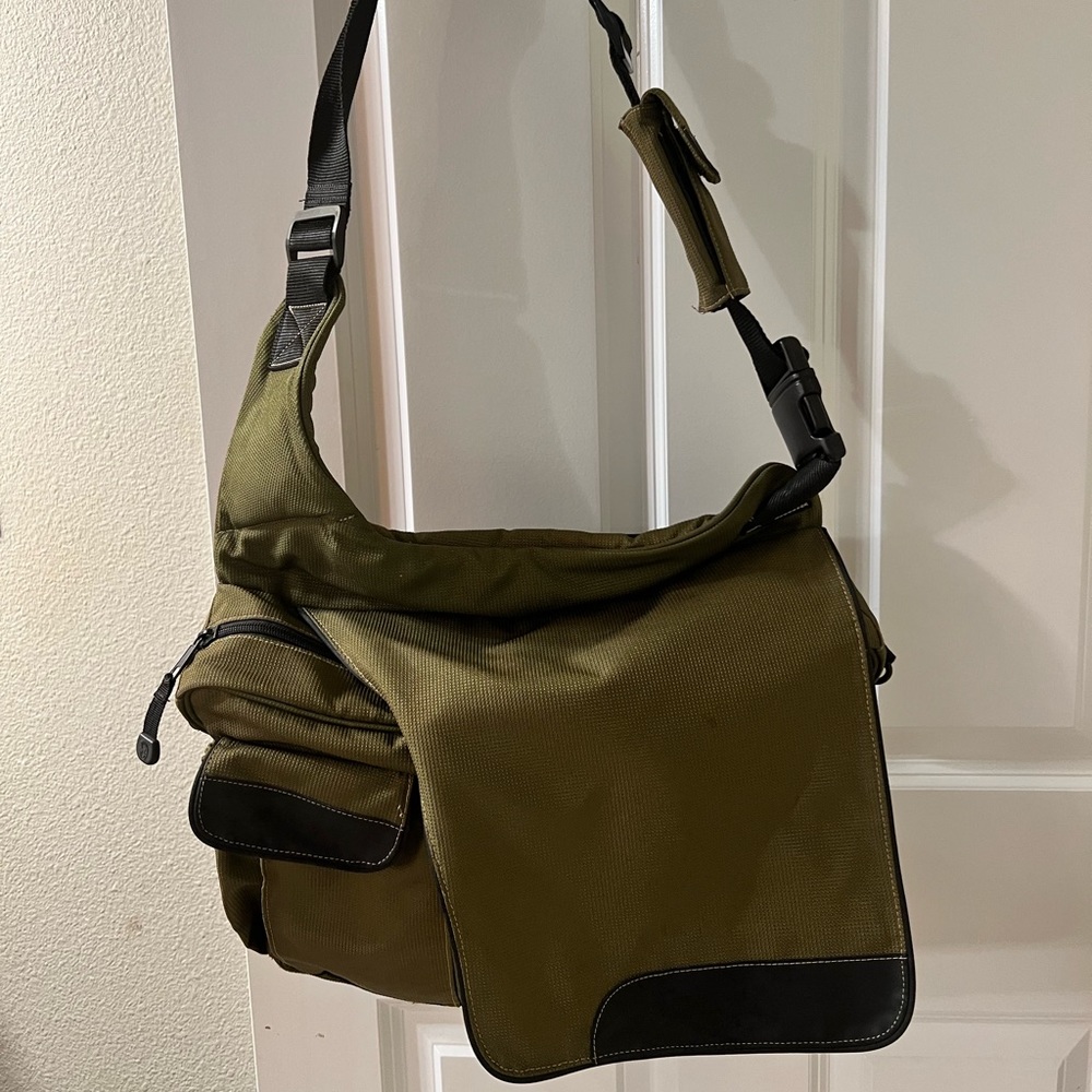 Diaper Dude messenger diaper bag
